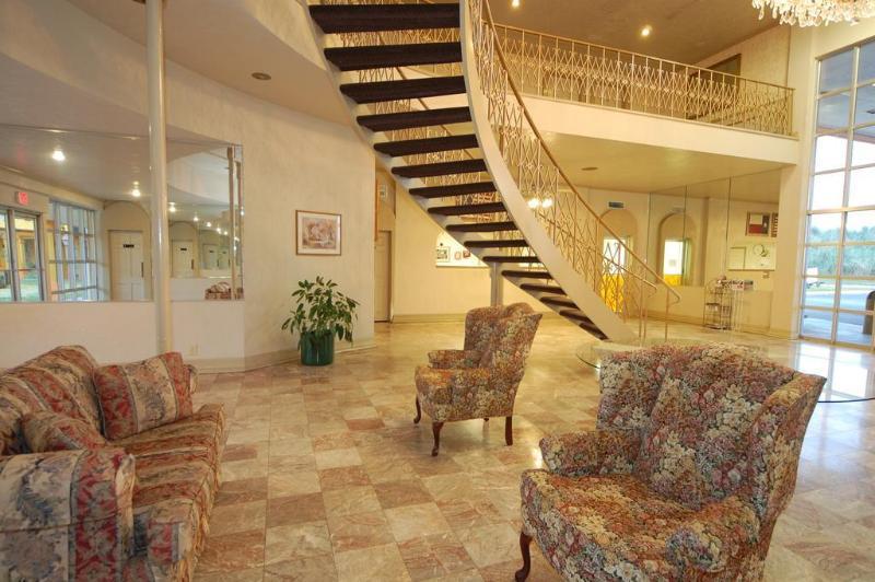Rodeway Inn Conference Center Бомонт Экстерьер фото