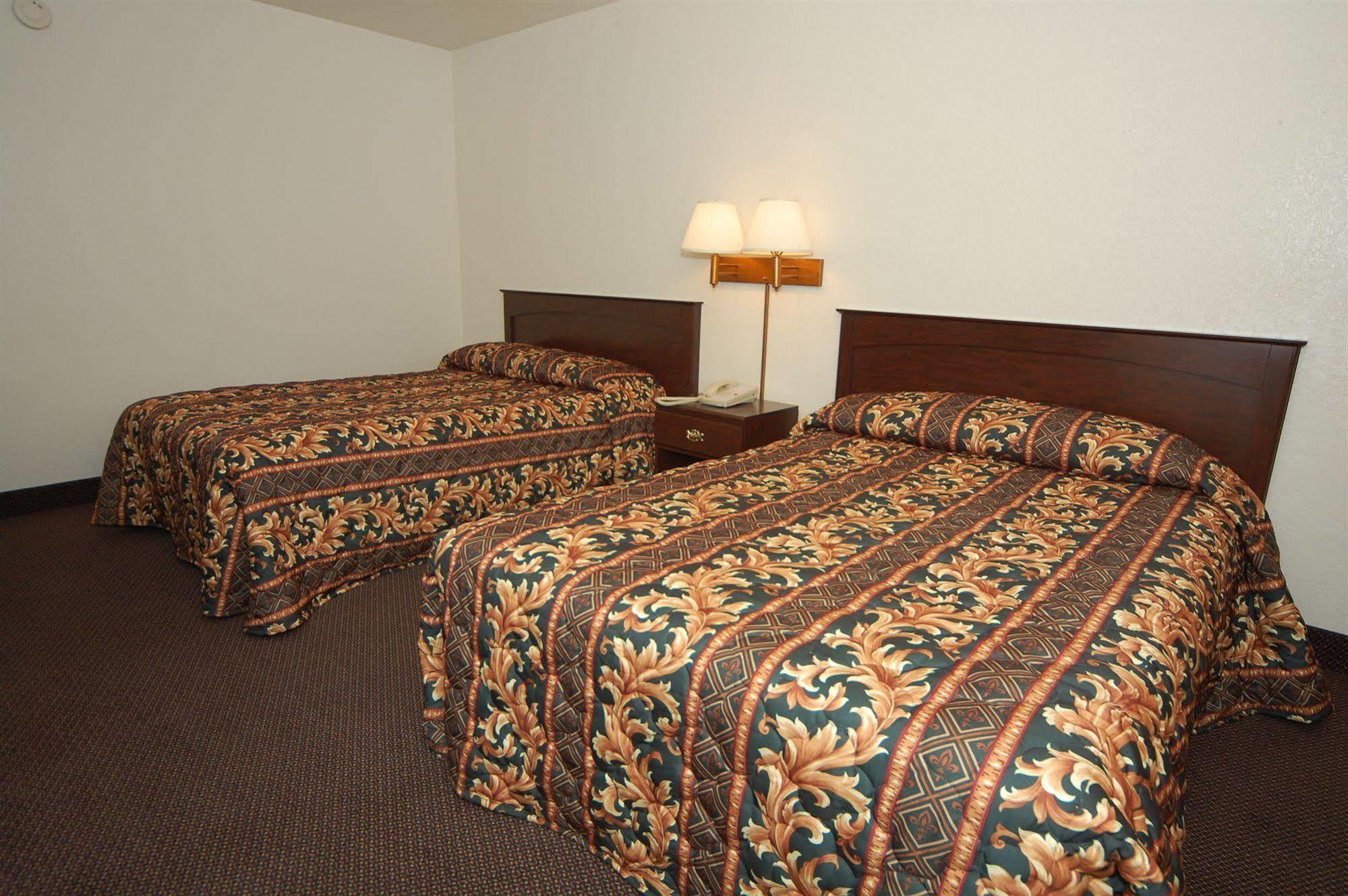 Rodeway Inn Conference Center Бомонт Экстерьер фото