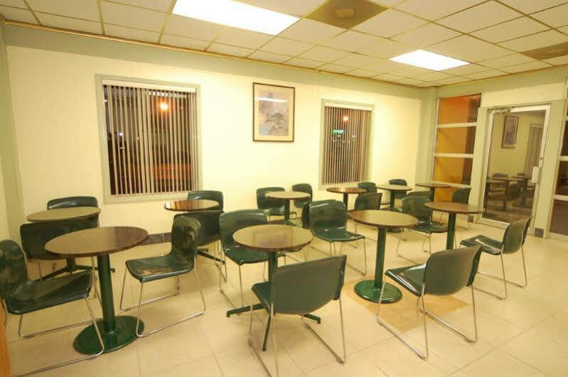 Rodeway Inn Conference Center Бомонт Экстерьер фото